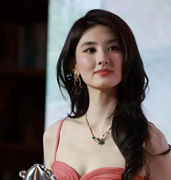 现在全网最后悔的人，绝对是韩沛颖！刚凭《主角》里楚嘉禾这个角色演技封神，就光速翻