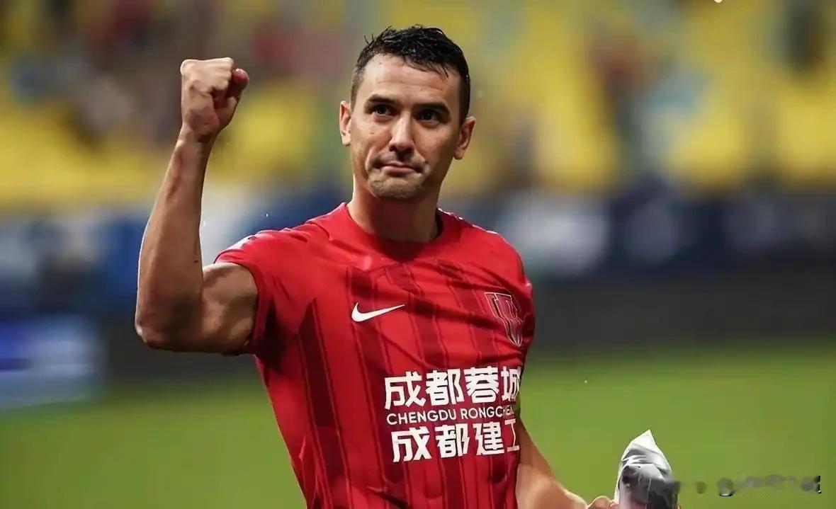 蓉城队的成功，不单单只是体现在成绩上，在场下的比拼也完全力压众多球队。
今天就说