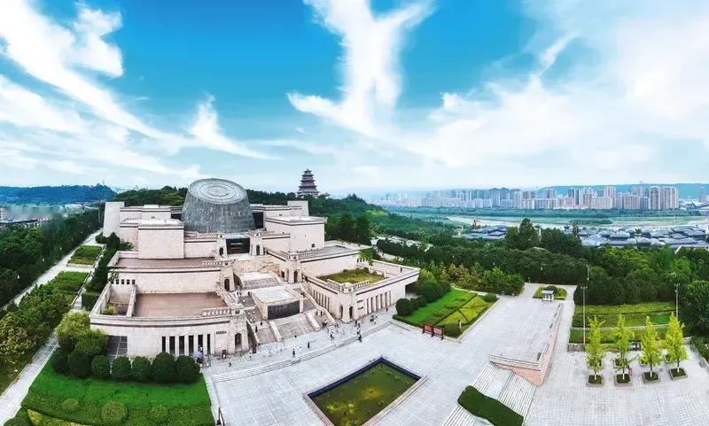 虽然只有4个字，但意义非同一般。这就是宝鸡的发现、宝鸡的历史。

宝鸡作为周秦王