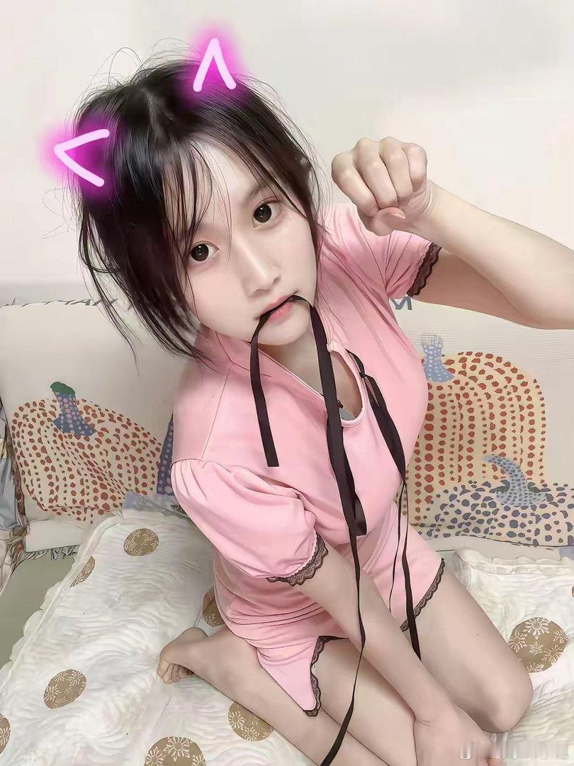 指数看着挺强，但真上手做就知道难度不小，选股要求越来越高。现在资金还是围着人气股