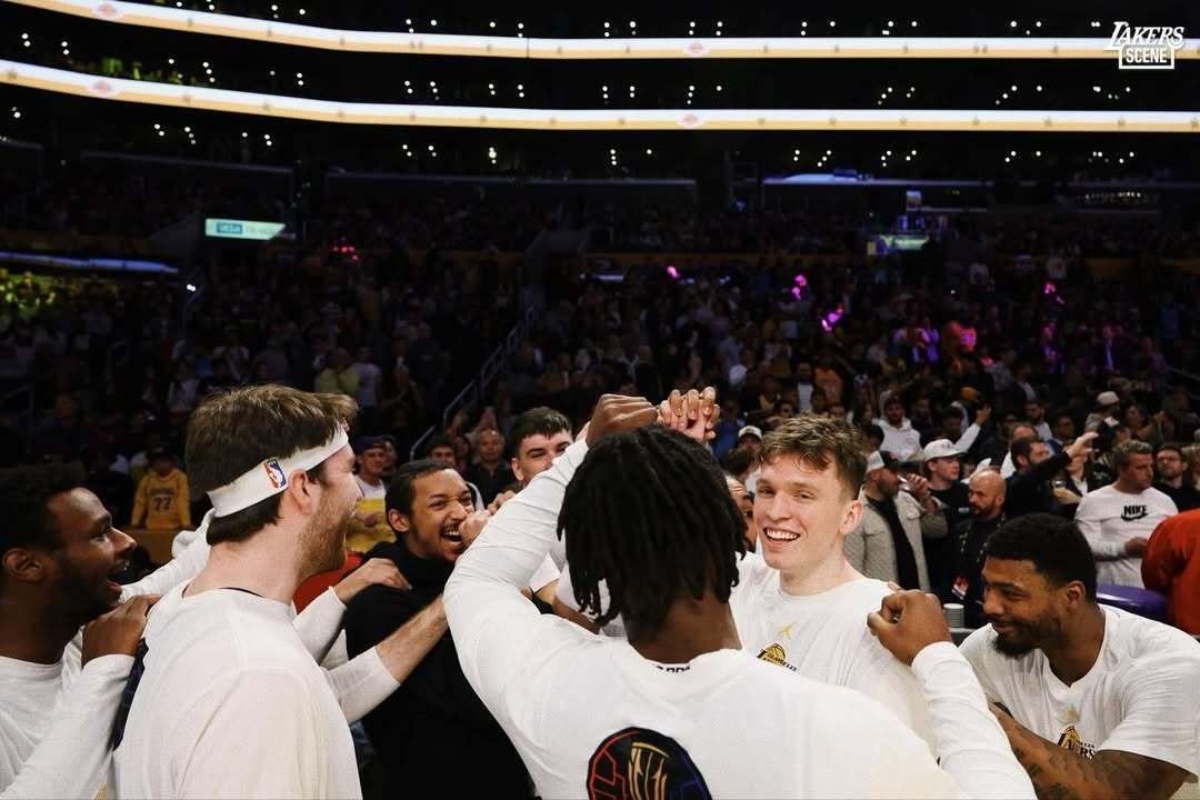 LA众志成城洛杉矶湖人