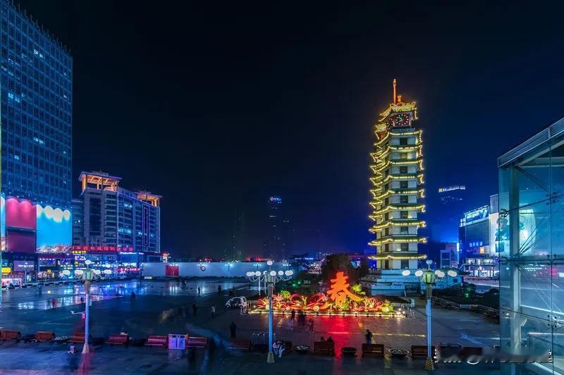 一句话看懂郑州河南郑州 
郑州是华夏文明发祥地、国家中心城市，以