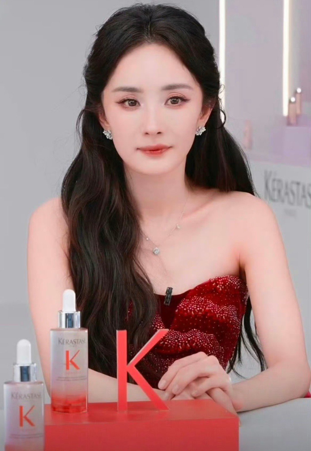 今晚女明星直播截图状态：杨幂    鞠婧祎   张婧仪  周也 ​​​