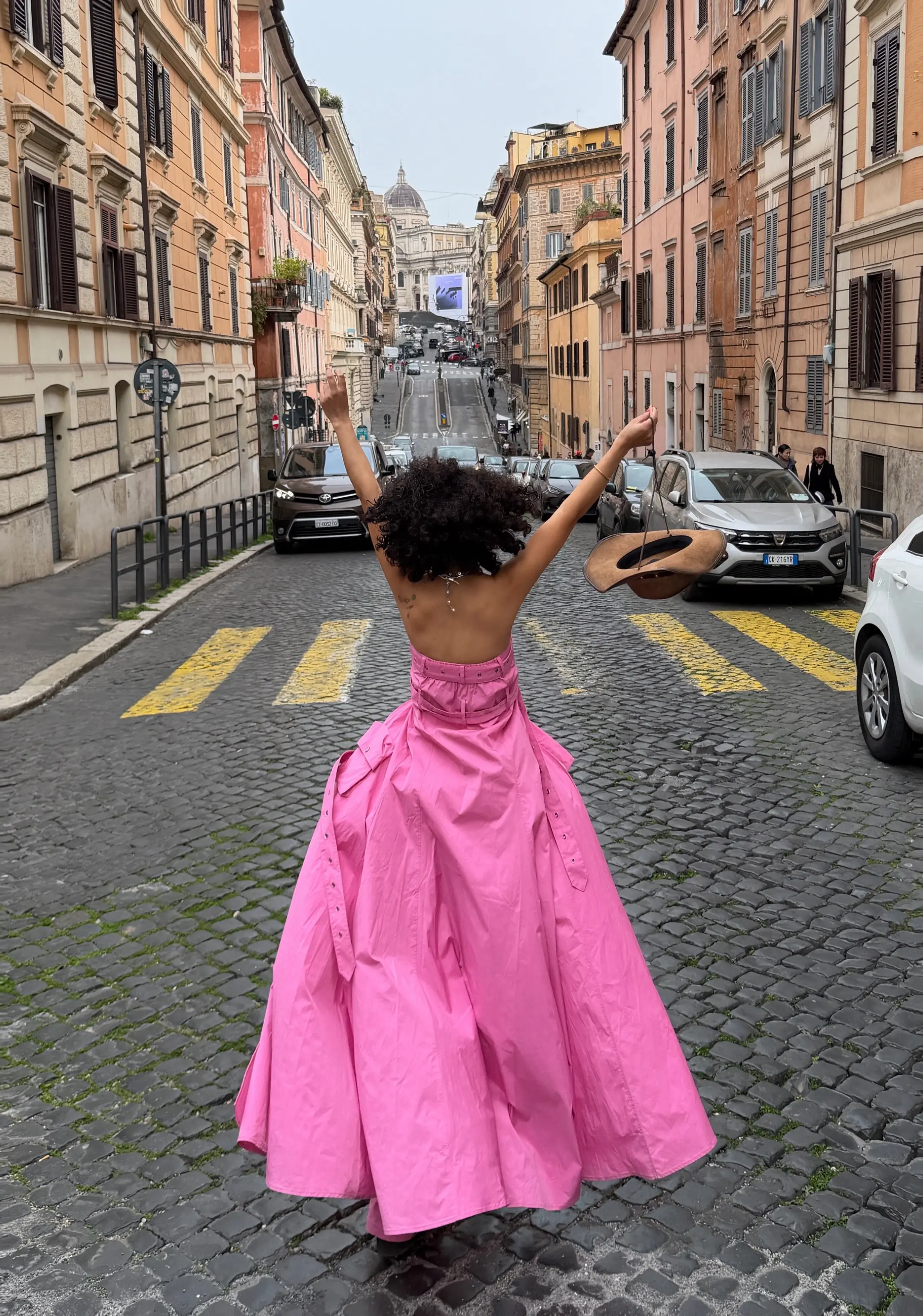 有的人一出生就在罗马….最后一张就是大名鼎鼎的斗兽场啦！这次没来得及去...