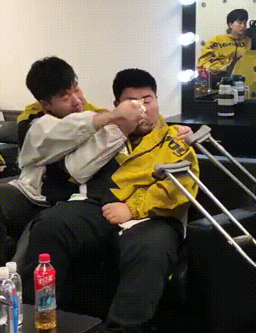 哭看的我急哭了，到底在龟什么啊，这个阵容前期正面为什么不敢开说养司空震，但是司空