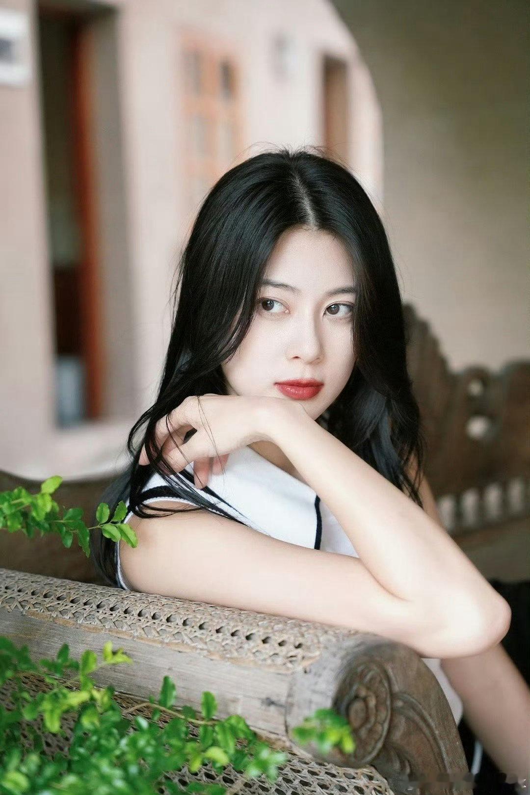 赵昭仪[超话]法国客人被赵昭仪情绪感染到巴黎合伙人名场面巴黎合伙人赵昭仪在巴黎交