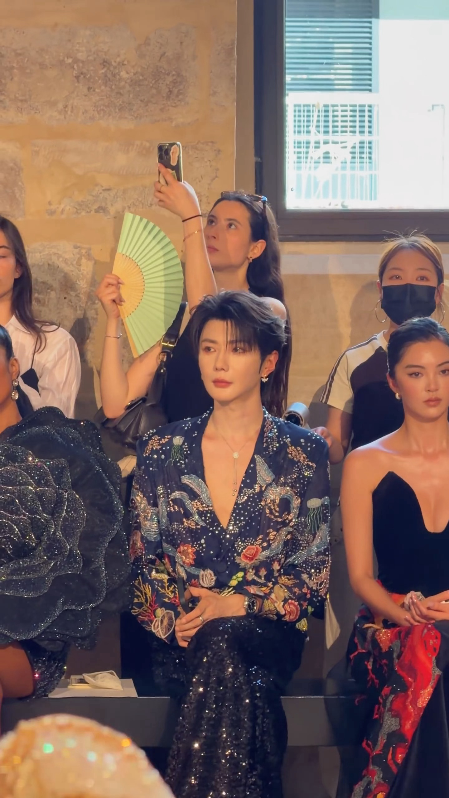 郝熠然巴黎高定周看秀丨精致优雅贵公子来的 郝熠然在巴黎水土不服