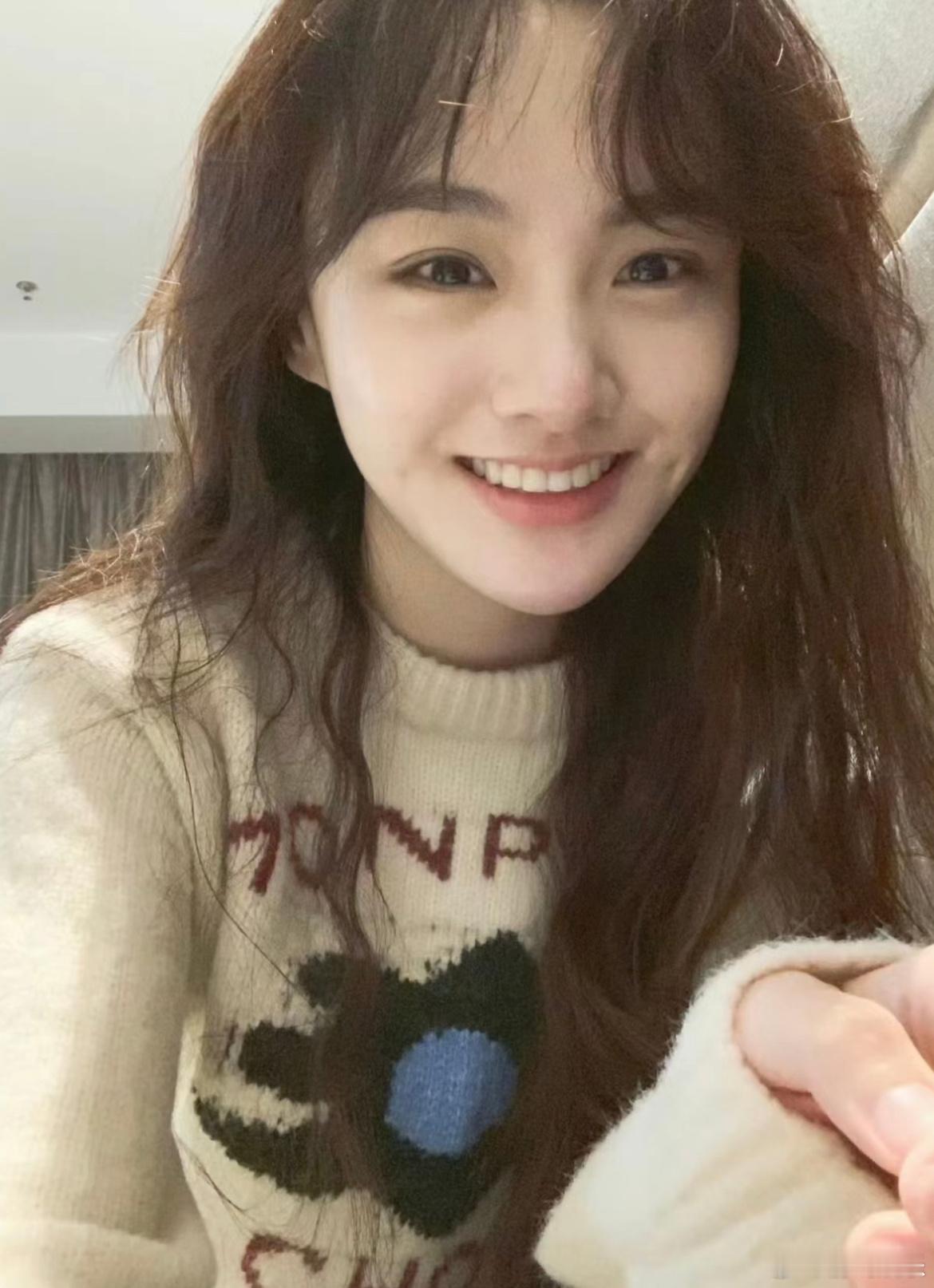 额滴妈，这真的不像吗？自从喜人奇妙夜之后，李霖霏被很多人说像爽子，果然这个世界是