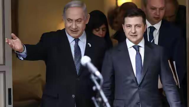 内塔尼亚胡和泽连斯基认识的时间够长的，岁月如梭，内塔尼亚胡头发越来越花白，泽连斯