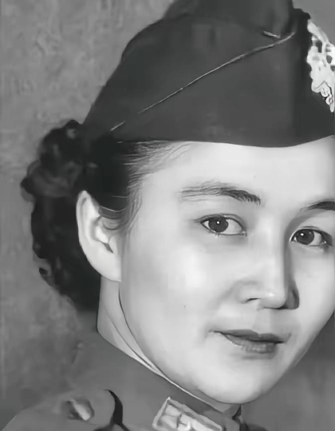 1950年，军统特务罗炳乾被抓，他供出了一名仍然在潜伏的女特务，想要戴罪立功，于