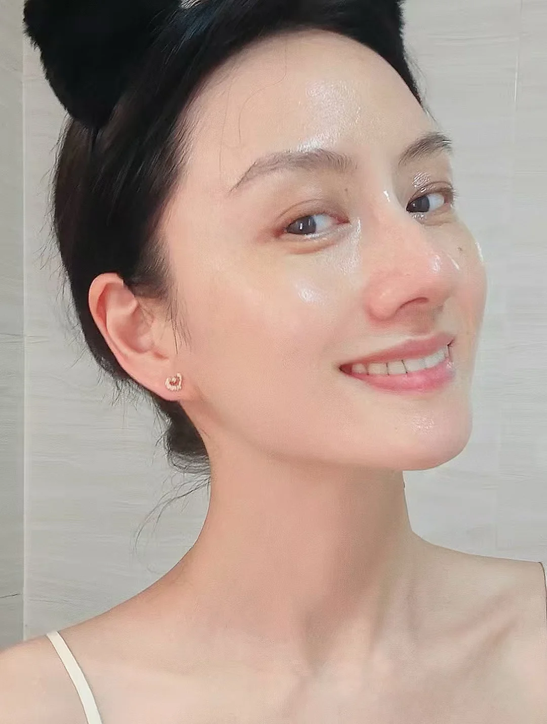 40岁素颜的逻辑: 把皮肤养好就可以不化妆！