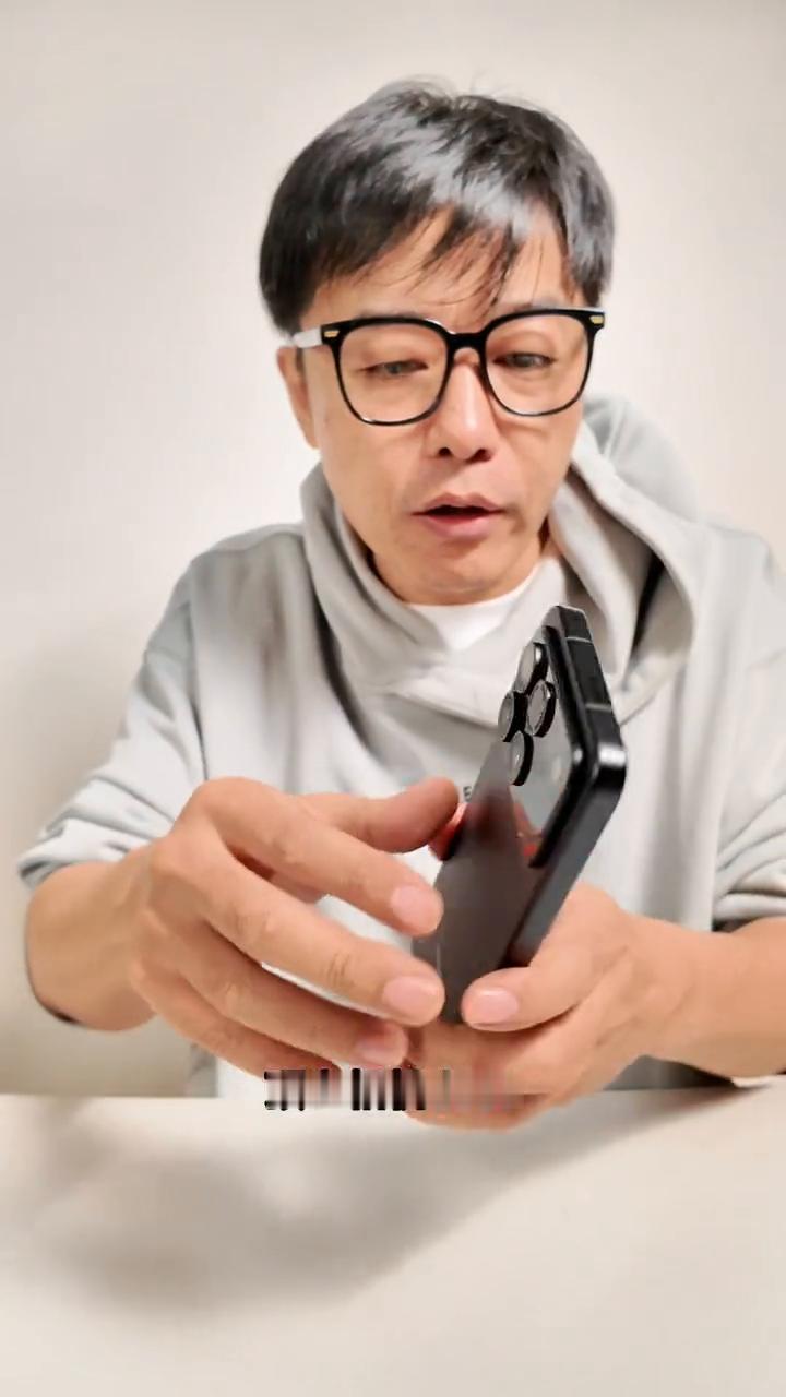 荣耀WIN开箱，电竞旗舰，天生赢家？
兄弟们，今天要开箱荣耀最新发布的荣耀WIN