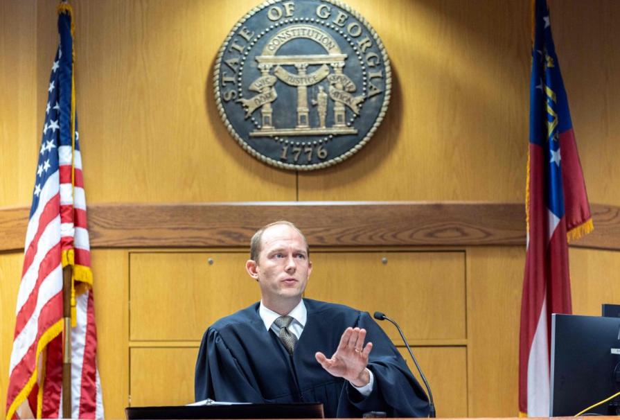 终局！特朗普最后一项刑事指控被撤销，任期内无案缠身
 
11月26日消息，美国佐