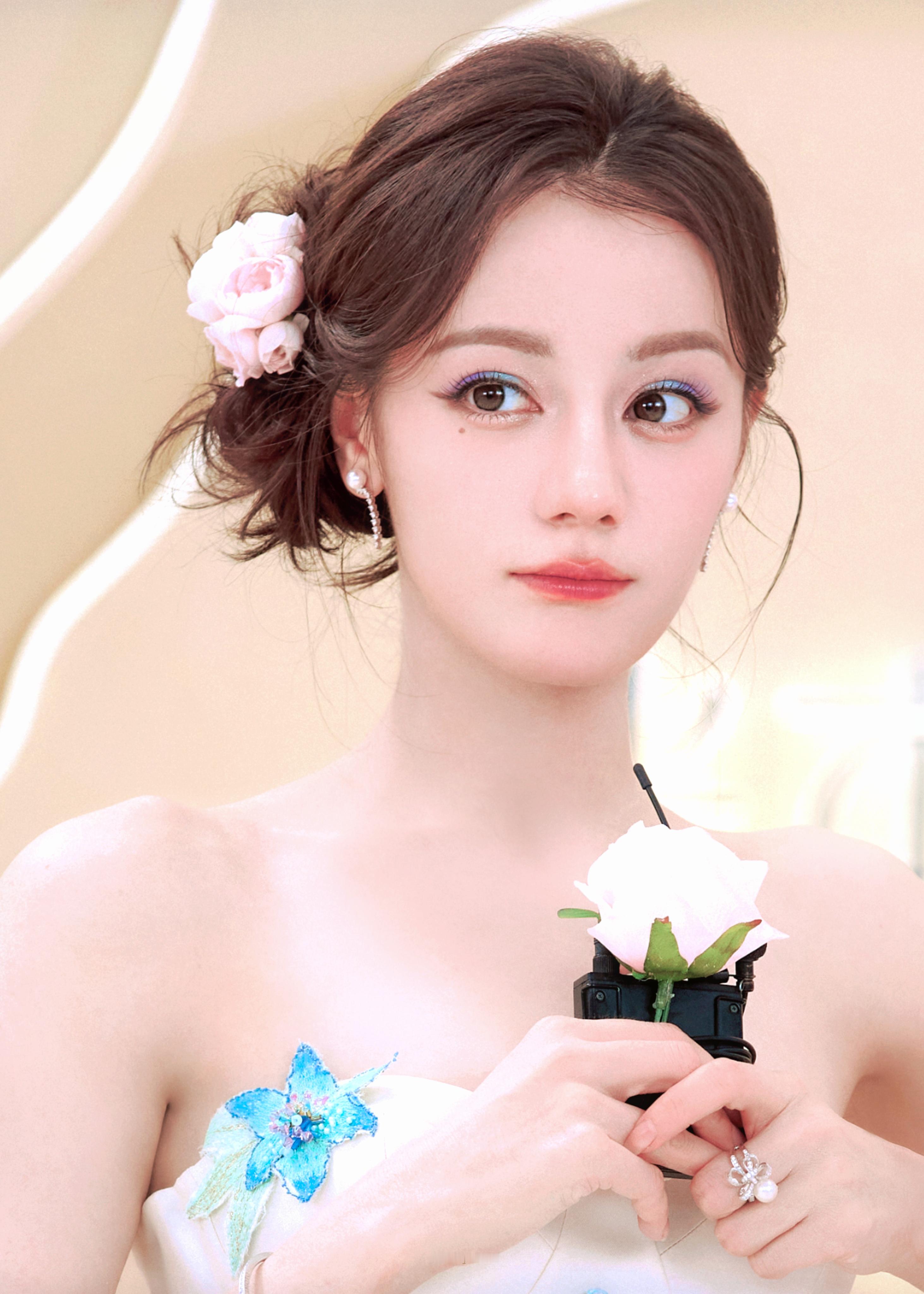 迪丽热巴* ​​​