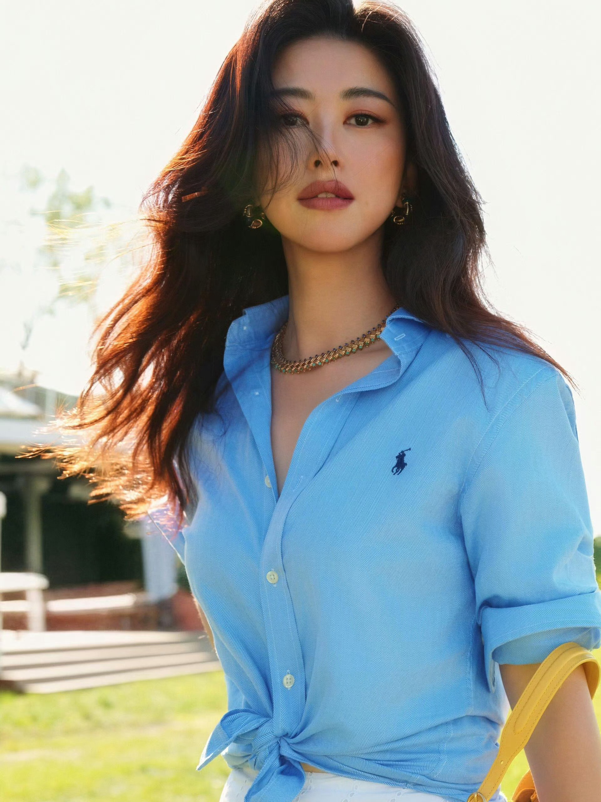 朱珠好绝的妈咪气质 朱珠居然有女儿了还这么大了，果然是岁月不败美人，自己审美在线
