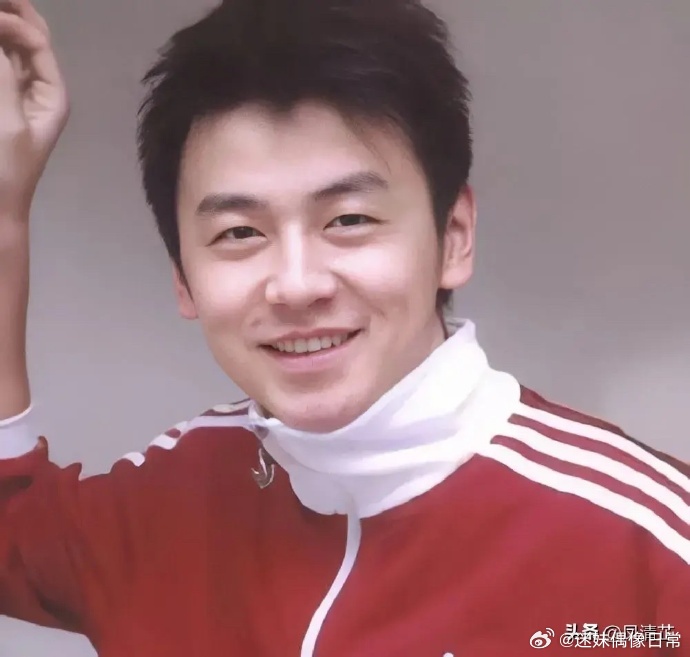 1. 网传韩东君有不少条件优渥的追求者，但他本身很看重颜值，加上经济条件不错，不