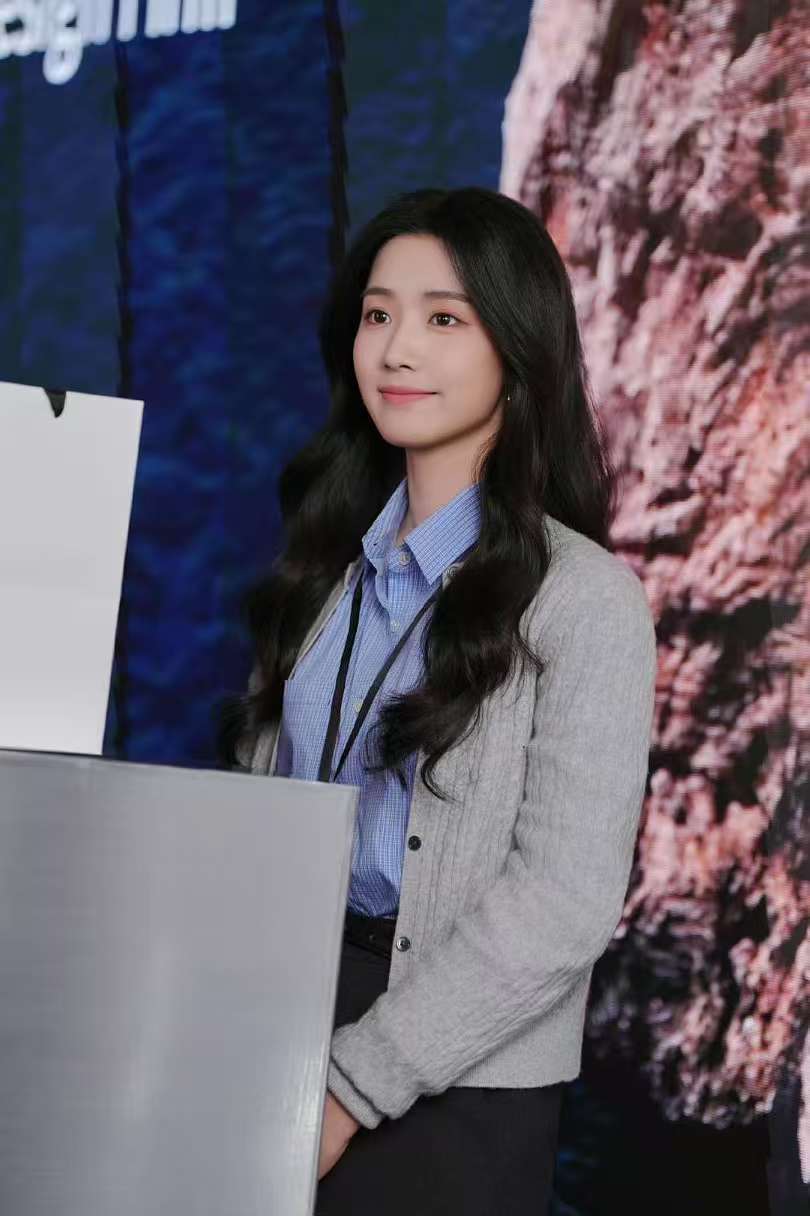 卢昱晓工作室加戏卢昱晓工作室的文案卢昱晓工作室加戏文案 看评论区是意有所指吗？ 