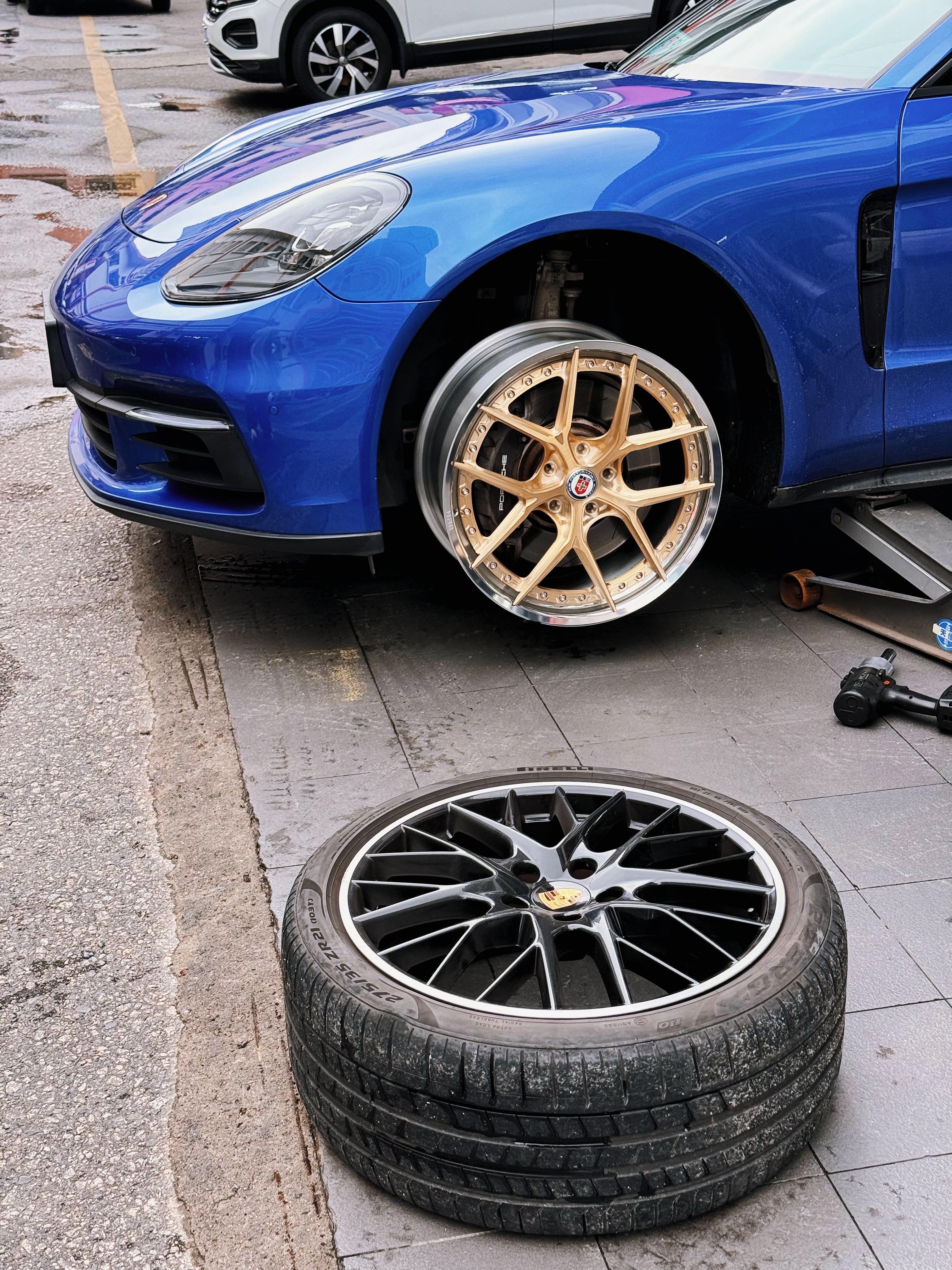 还没来得及拍照📷📷📷呢！拉丝金色的质感、确实✅可以啊！21寸 双片锻造轮毂