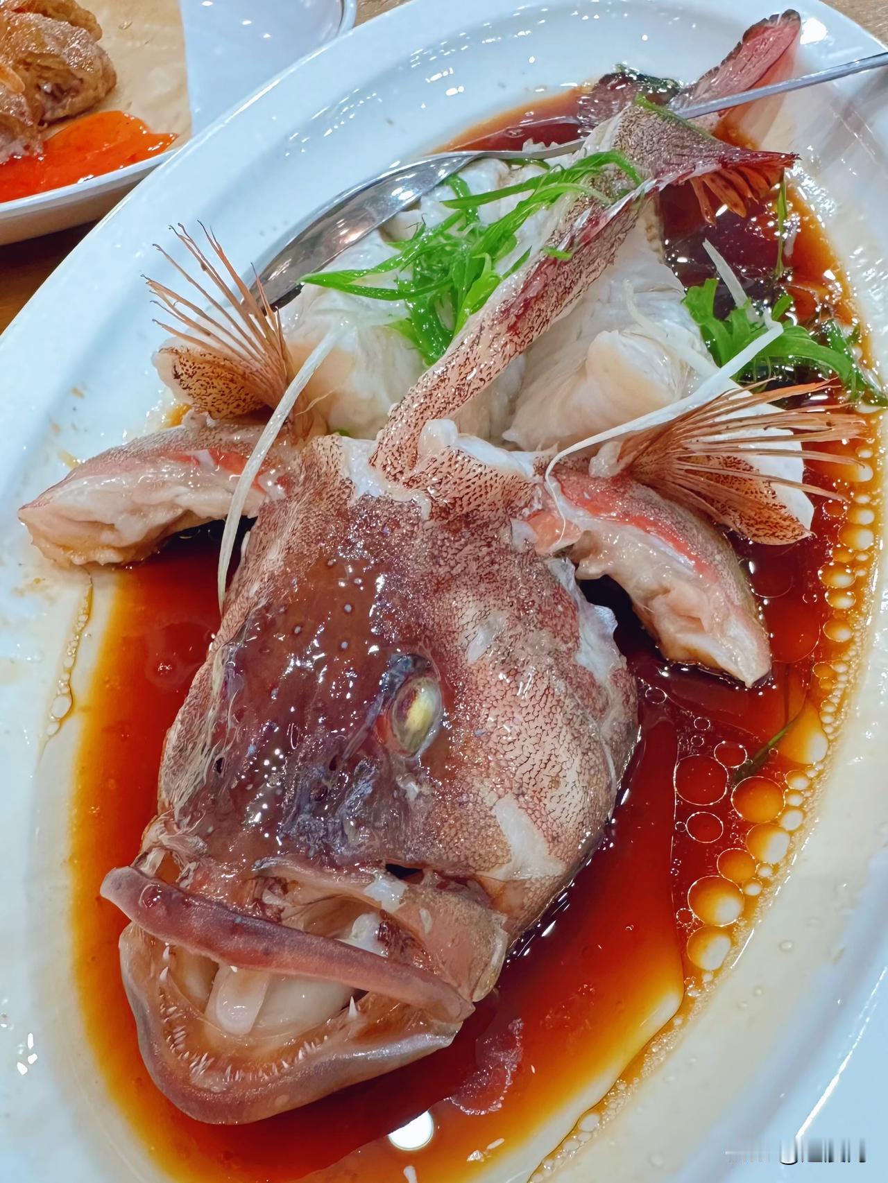 不敢想！在厦门，88块钱吃到6个菜，昨晚去吃了一下，有虾有东星斑有水煮肉片还有五