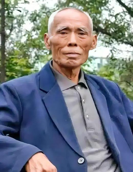 1949 年，杀害过小萝卜头的国民党特务杨钦典，偷偷将 19 名革命志士放出监狱