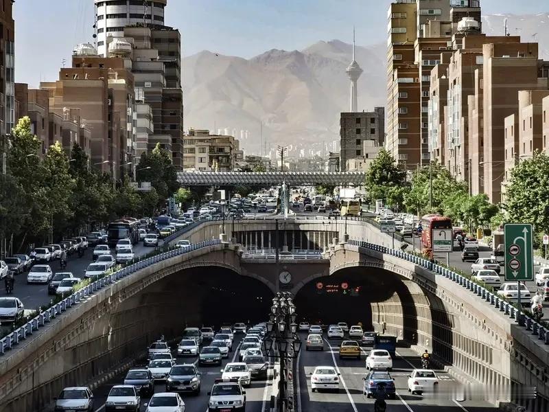 特朗普反复横跳！美伊停火不延长，战争走向成谜
 
      当地时间4月14日