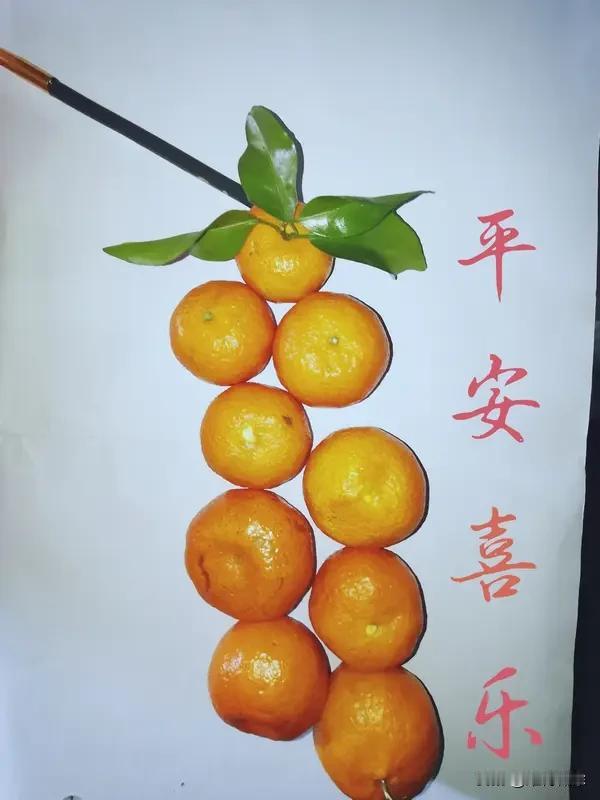 过年的热闹劲儿上来啦！大街小巷张灯结彩，超市集市人挤人备年货。一篮篮年货可不只是