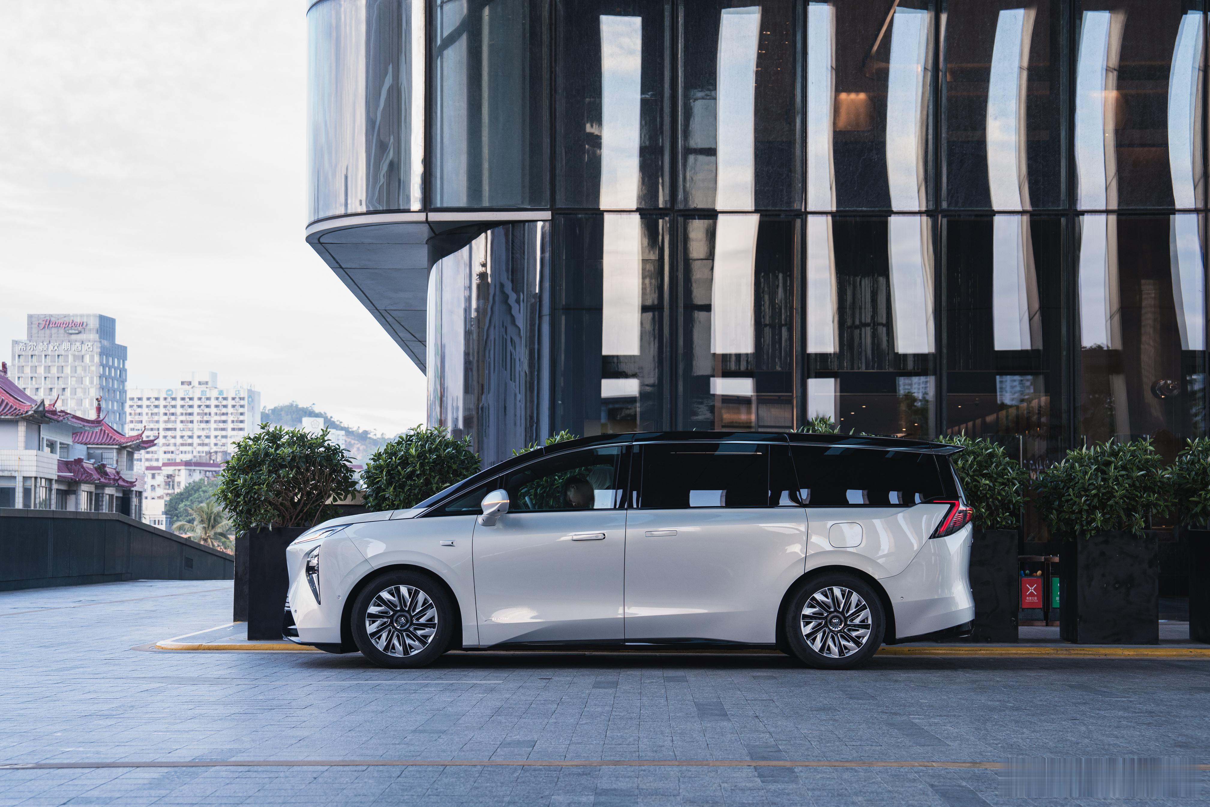 「世家」这个名字体现了中国文字的博大精深，一个词汇三重意思世家，原指门第显赫、世