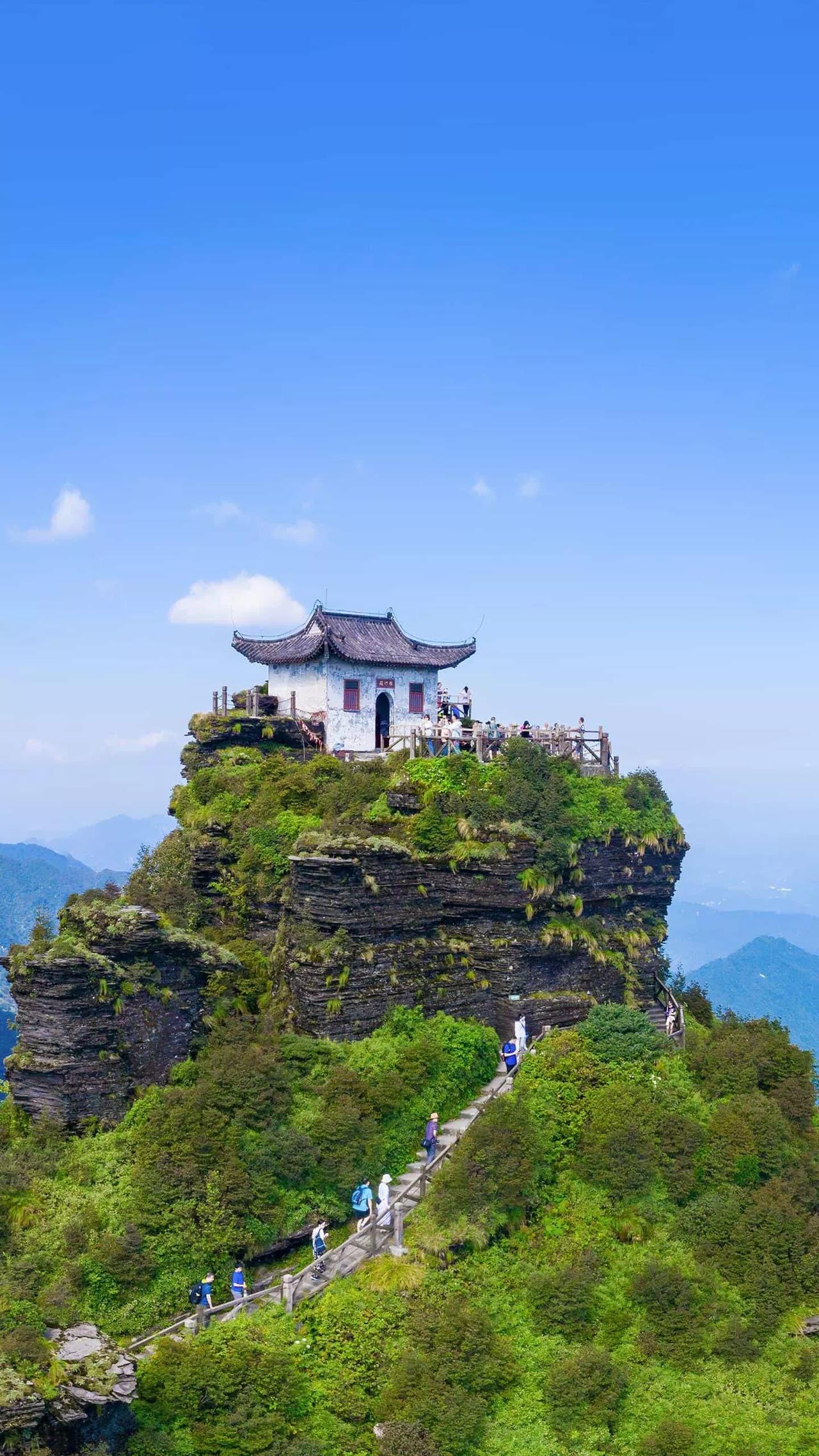 腊八节喝腊八粥，腊八粥里拌祝福，祝福里面夹快乐，快乐当中裹幸福，幸福中间是如意，