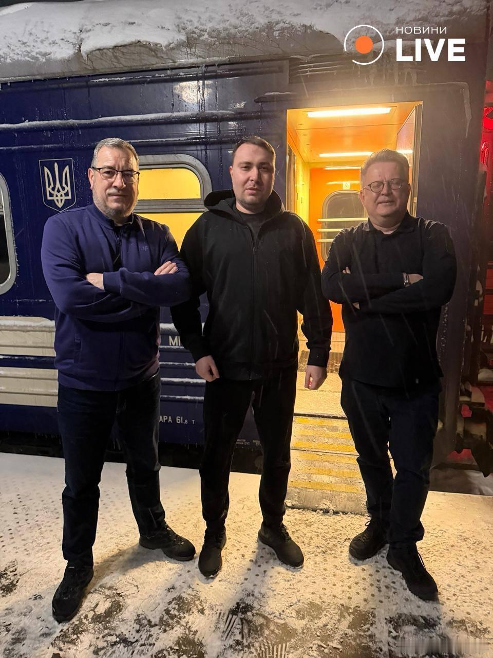 基辅，布达诺夫坐火车去日内瓦，参加美国特朗普总统新的投降大会。烽火问鼎计划俄乌冲