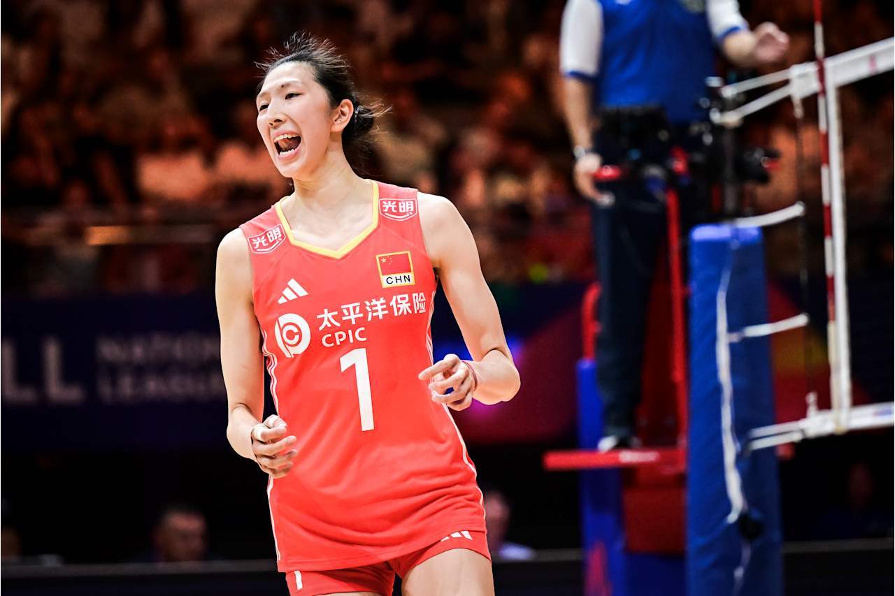中国女排雪上加霜，核心主攻李盈莹还未伤愈，另一位核心主攻吴梦洁则在近期集训中受伤