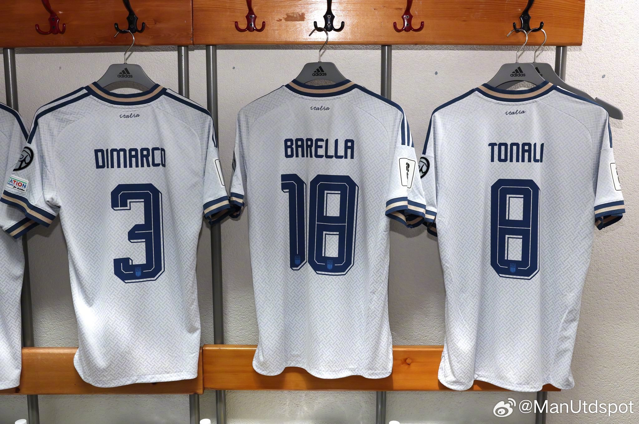 因为没进世界杯，原价1099的意大利世界杯主客场球员版可能很快就要打骨折了。连续