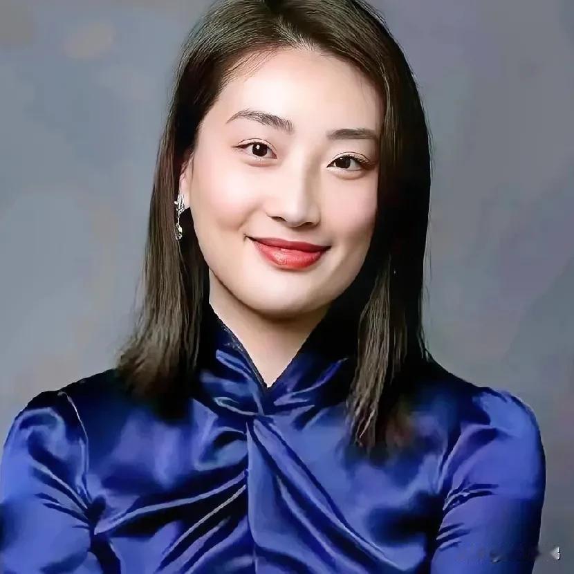 宗馥莉接手娃哈哈创投
极目新闻
   宗老去世后，女儿宗馥莉通过一系列工商变更，