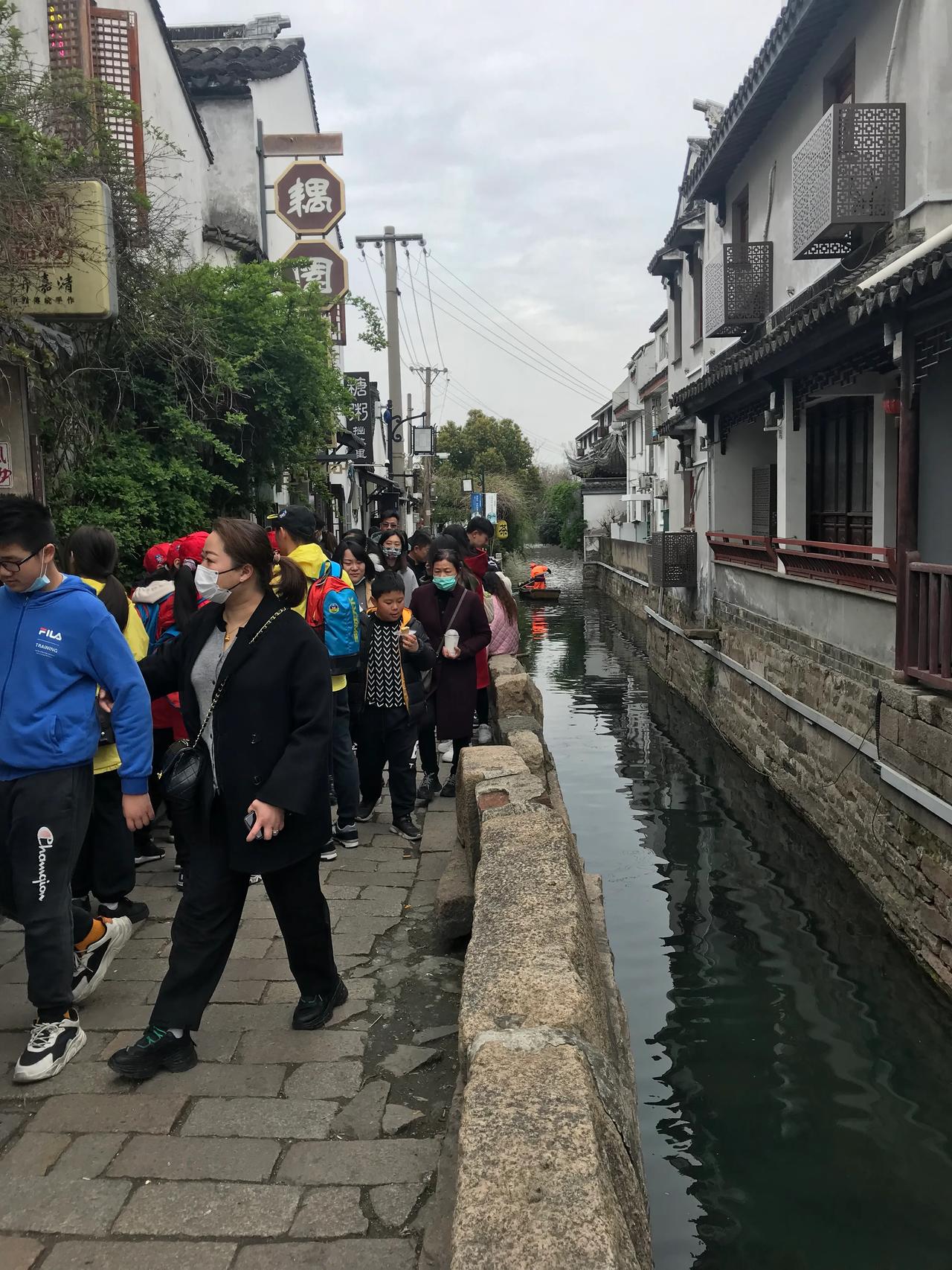 分享一张你随手拍下的街景