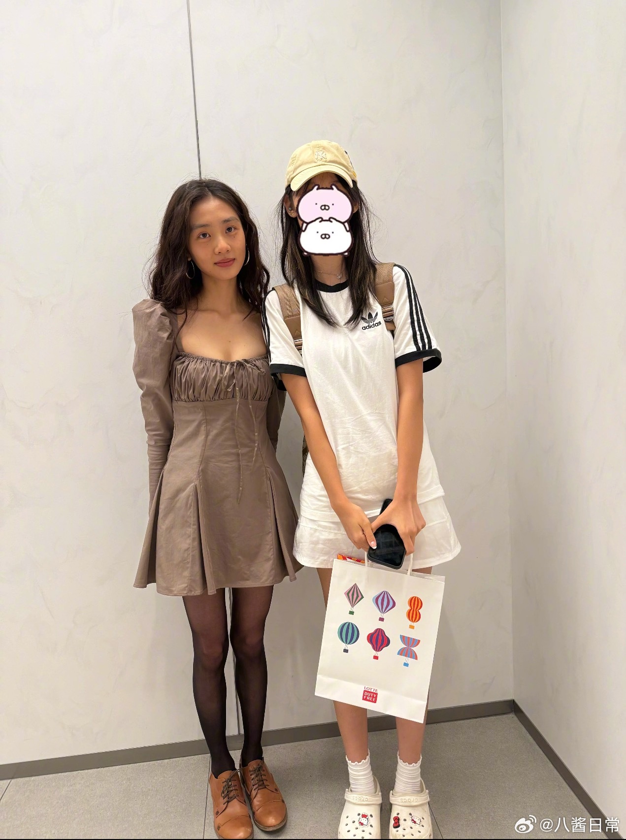 网友在韩国和黄多多合照黄多多孙莉去拍了aespa人生四格 ​​​