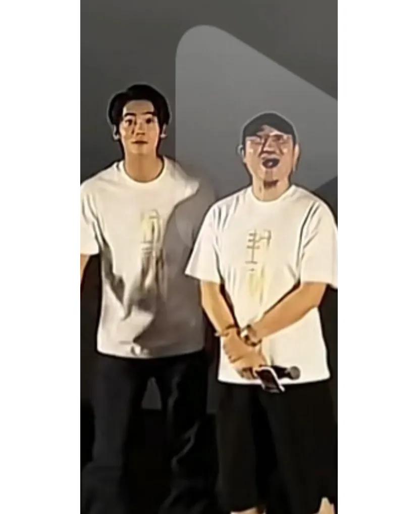 肌肉男喊于适老公
被创飞的导演和于适表情笑死我了!!!!于适说:兄弟你把我干懵b