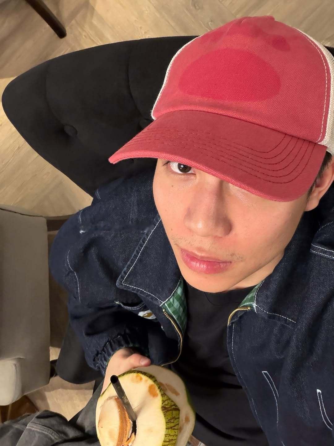 FirstKhaotung  ig©first.kp 🥥相片主题：🐈⬛、和?