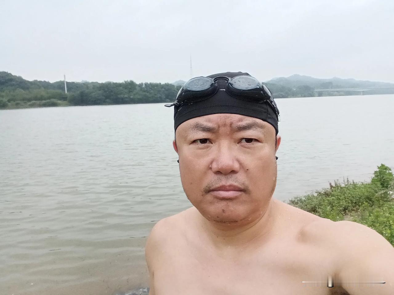 #一句话为高三考生加油#
要加油，要力争上游！
2024.6.7信江游。#为高考