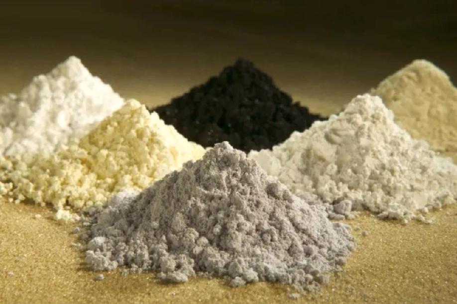 1月10日，日本共同社报道:“部分中企通知日企停止新签稀土合同，周六，一部分销售