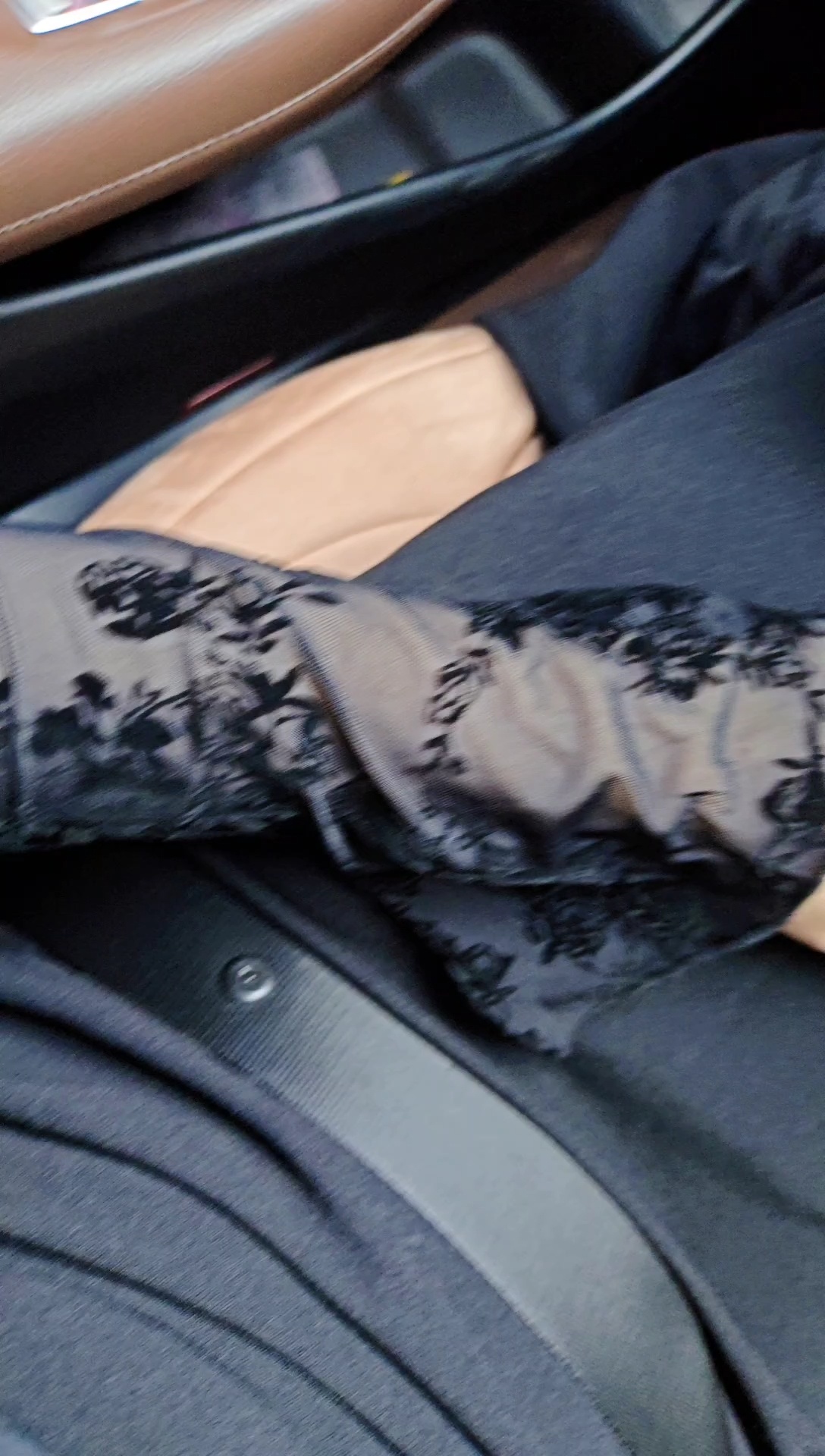 袖子蛮好看哈哈穿新衣服有点开心