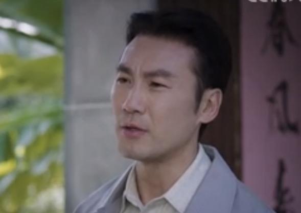 央视热播大剧《种墨园》里的肖民，是一出场就让人看着“脊背发凉”的角色！

《种墨