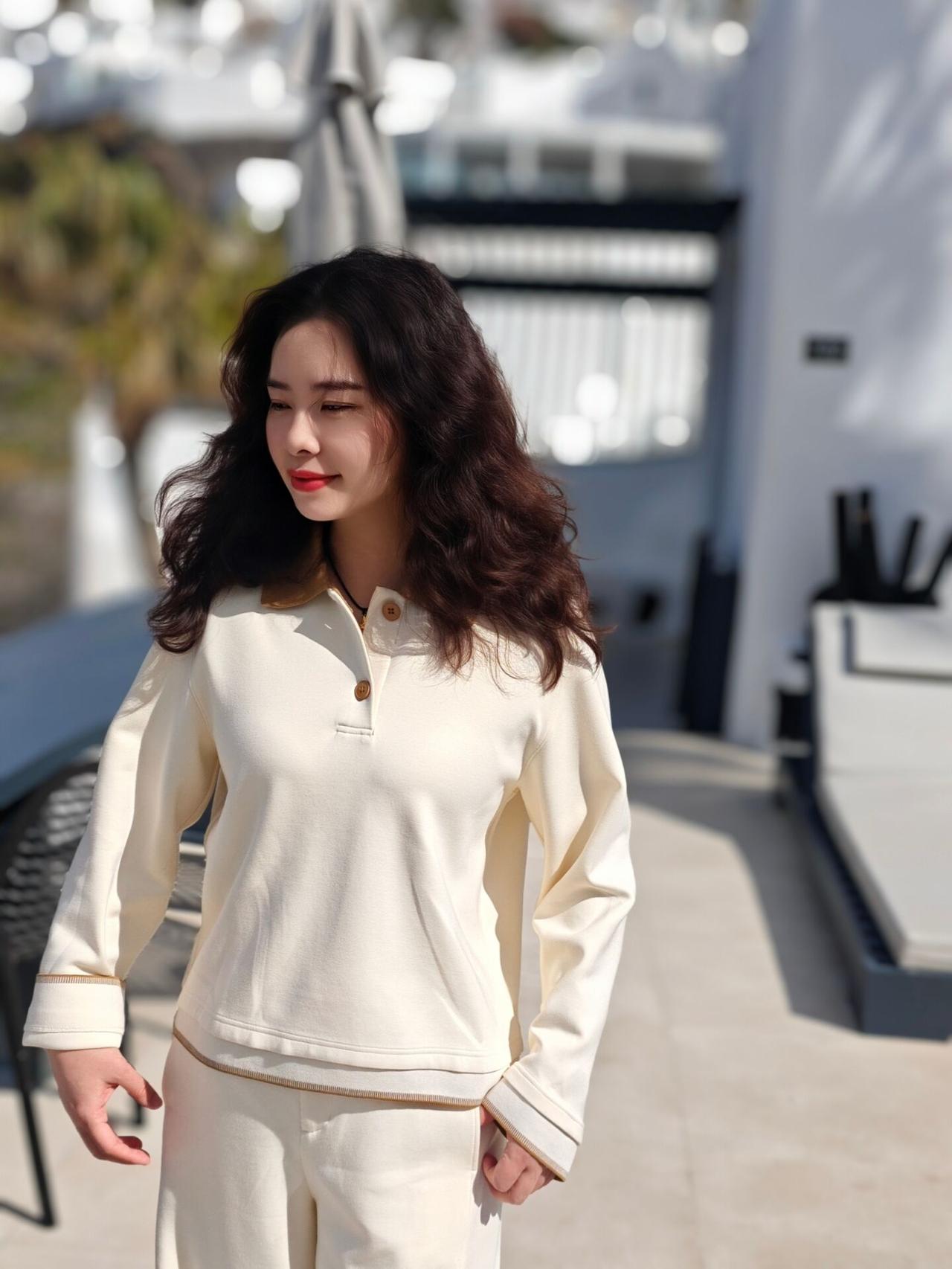 完了，带老婆来希腊玩了以后，老婆就说让我多开发希腊的客户。

因为老婆对法国不是