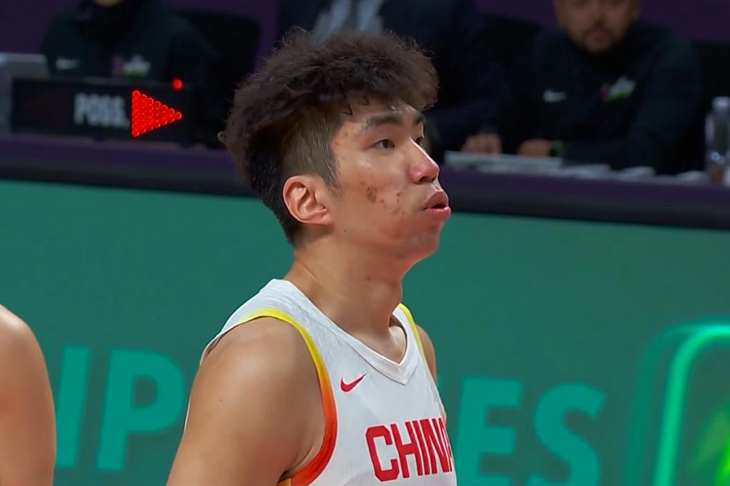 出场19分钟得0分！中国男篮中锋表现令人失望，球迷：想打NBA，就是做梦！
西乙