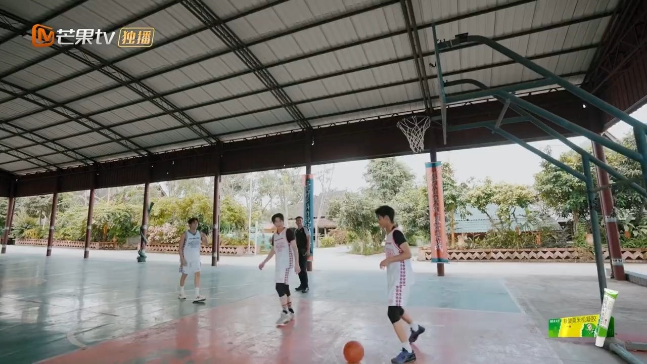 王安宇连续6次投中三分球王安宇到底还有多少事瞒着我们，接连投进六个三分，出手又稳