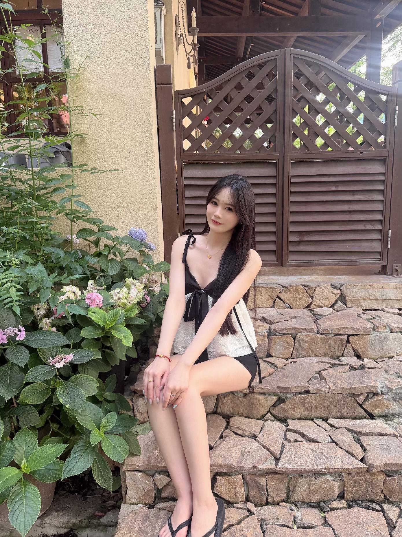 最近很幸福 但还是没能忘记你