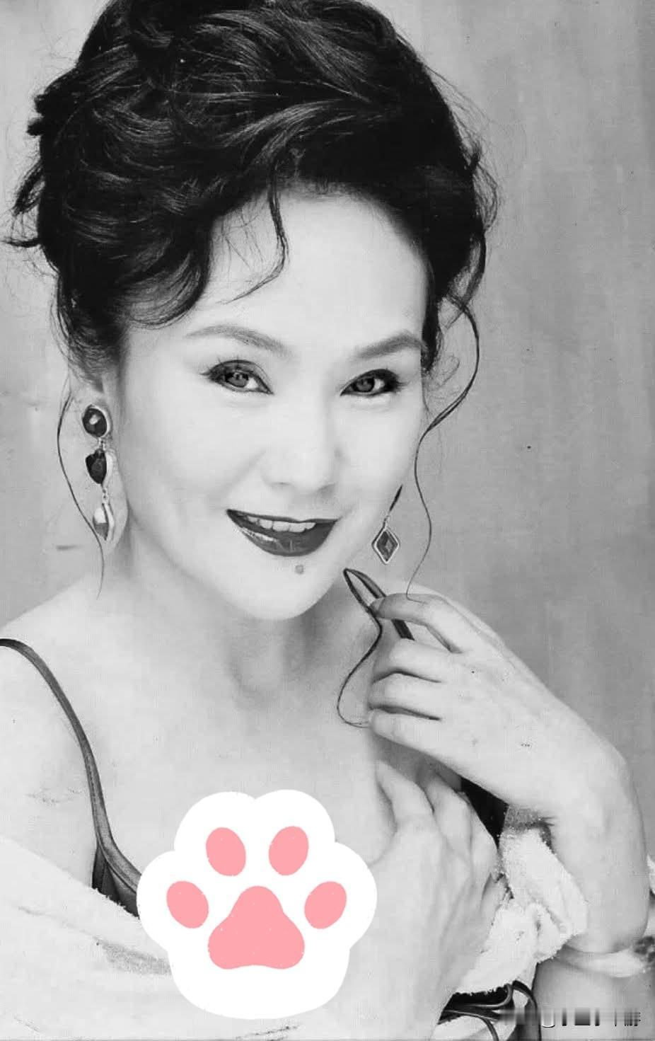 我们这些60/70/80岁的老家伙，有哪一个不认识她？