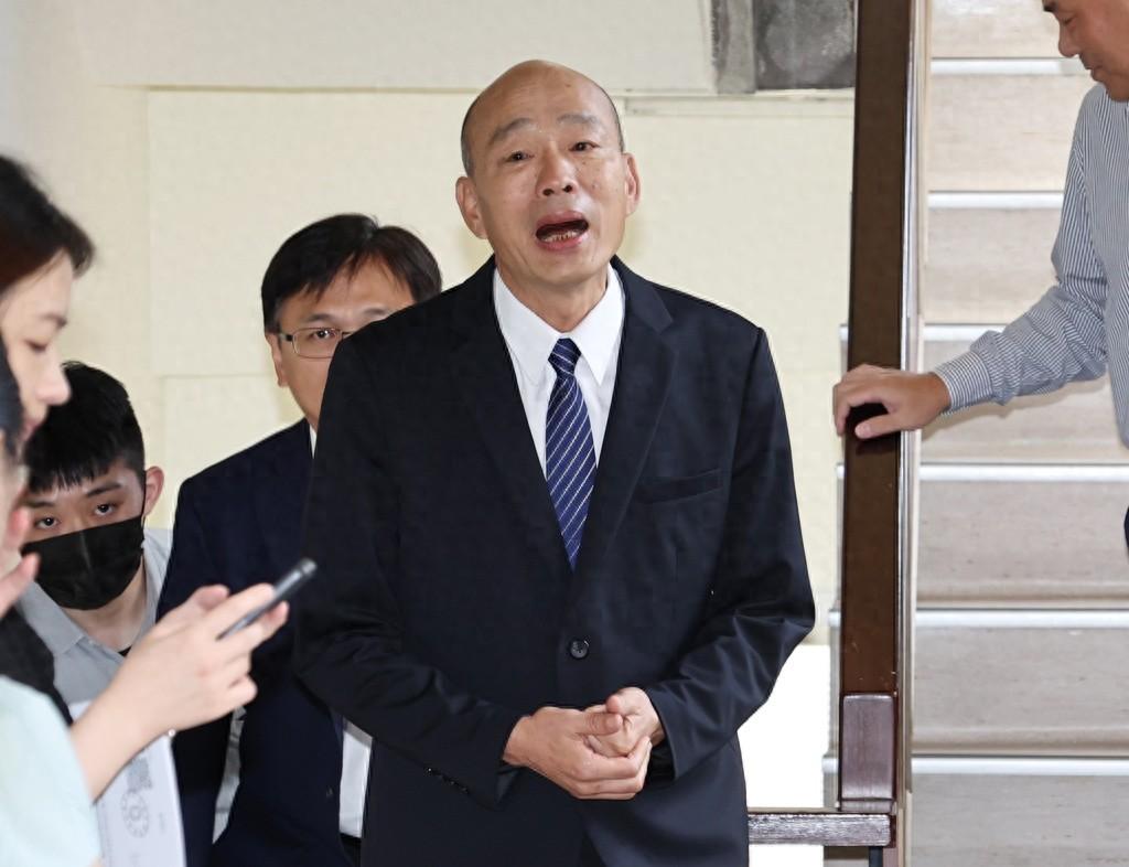 民进党“立委”林俊宪发文表示，自己完全可以理解韩国瑜的心情，这已经是第三轮总预算