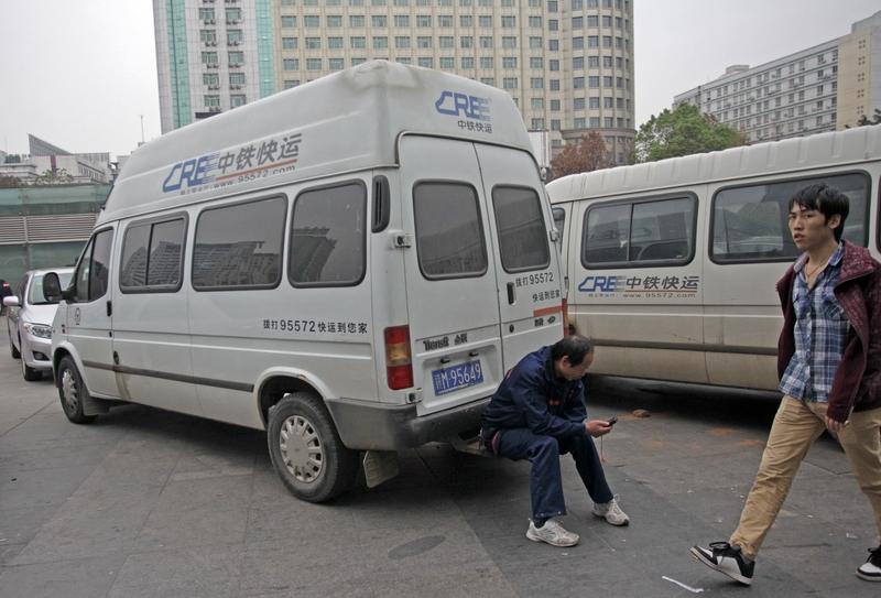 据“中铁快运”微信公众号消息，作为2026年春运便民利民服务的一记“神助攻”，中