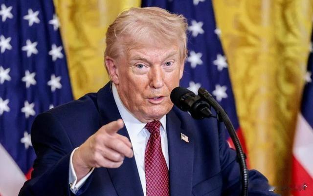 枪击、车祸、民调暴跌、党内磨刀！美国乱成一锅粥，特朗普四面楚歌
 
最近的美国，