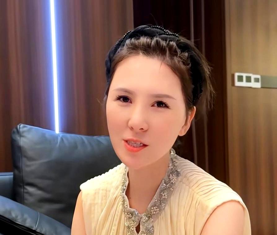 谁能想到，欠债这事儿能把一对小夫妻折腾十几年？
路嫂二妹夫又被带走了，二妹发视频