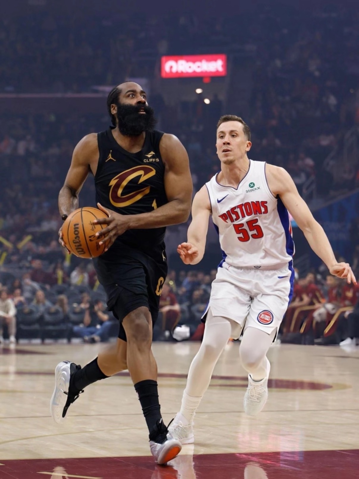 活塞VS骑士 骑士113-109险胜活塞，完成复仇。米切尔缺阵、阿伦伤退，泰森2